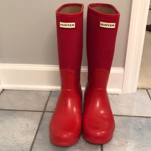 Hunter tall red rain boots size 9